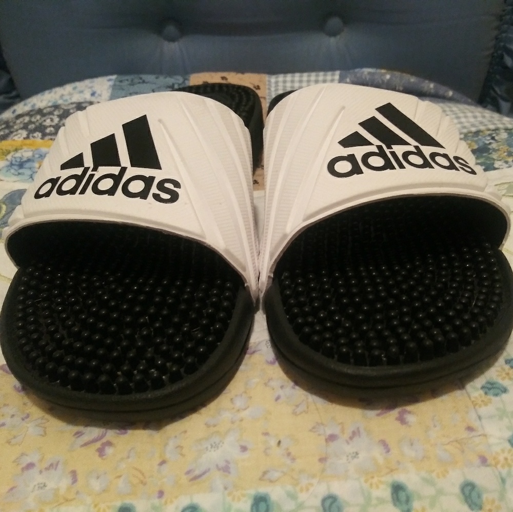 Shoes/slides
